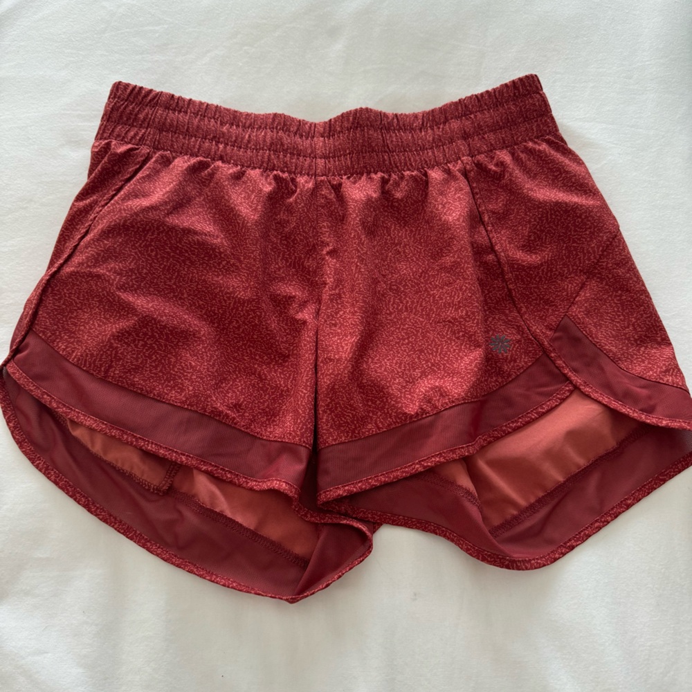 Athleta 4inch mesh racer run short size xs color is like a crackled rust